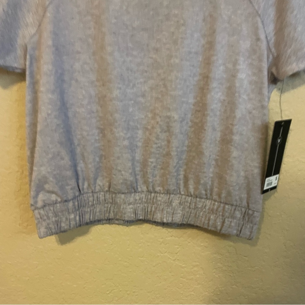 gray top - Picture 4 of 7
